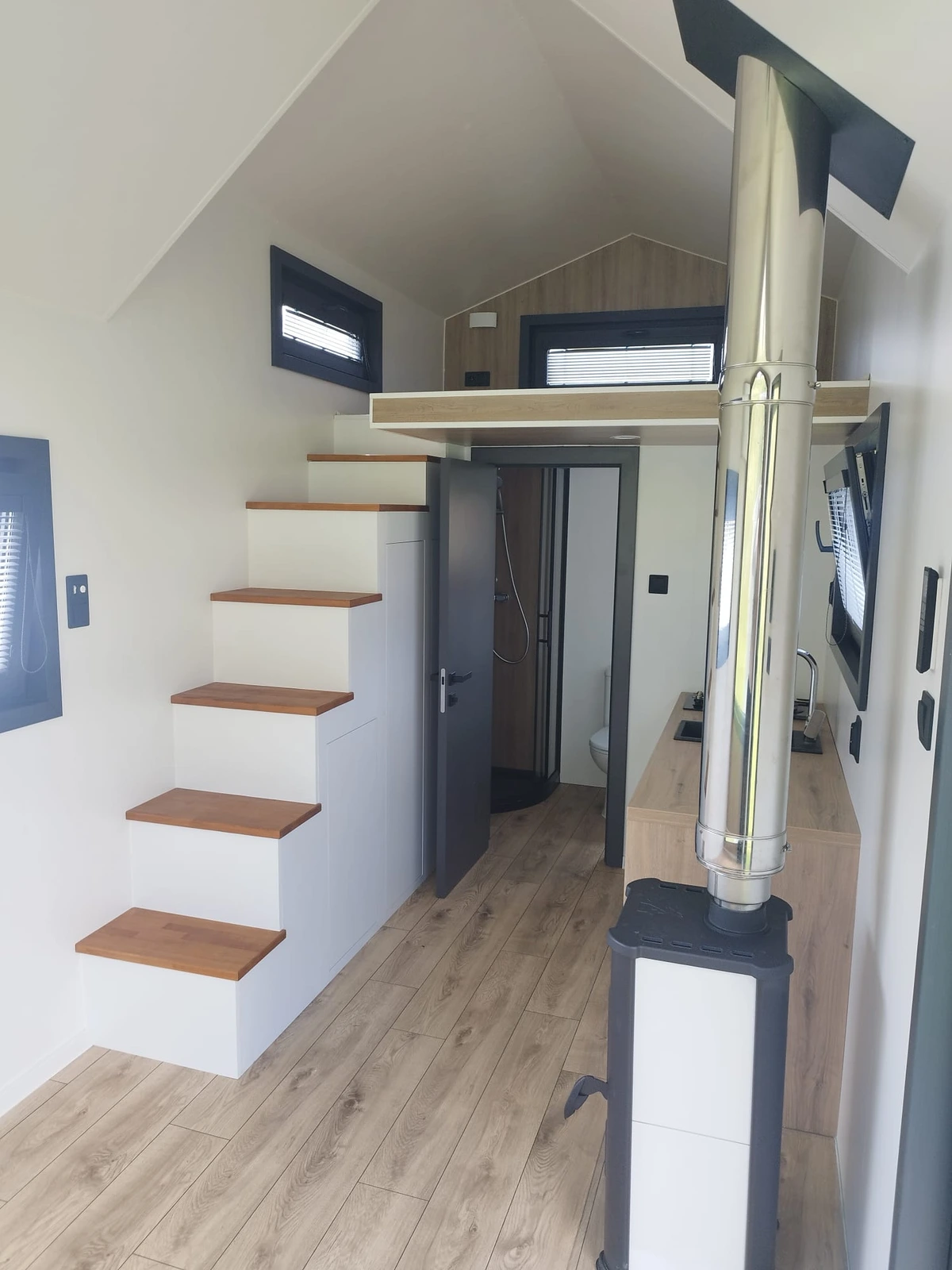 Off-Grid – galéria tiny house, dom na kolesách, obrázok 4